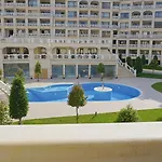 саут на плажа - South On The Varna